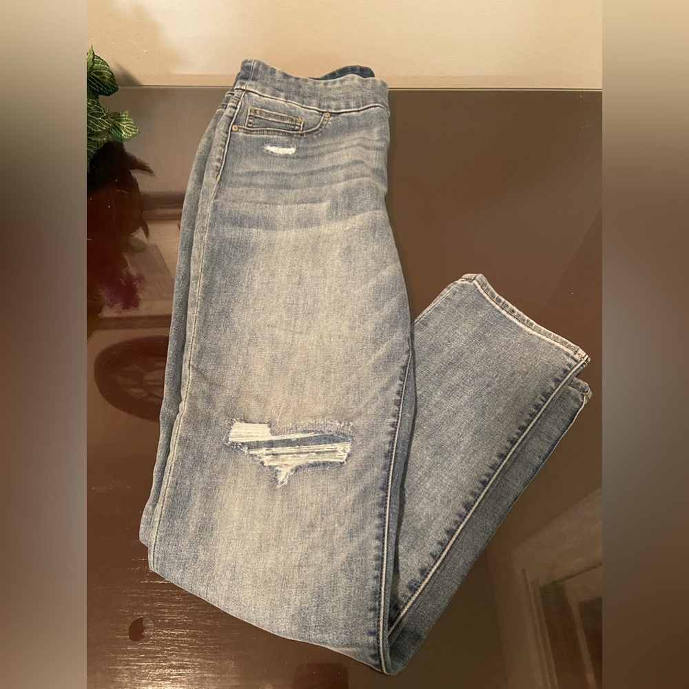 Chico’s Denim Casual Pull-On Lightwash Ripped Blue Jean Jeggings